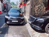 Cần bán xe Toyota Camry sản xuất năm 2017, màu đen, giá chỉ 928 triệu