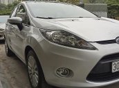 Cần bán Ford Fiesta năm sản xuất 2011, màu bạc còn mới