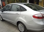 Cần bán Ford Fiesta năm sản xuất 2011, màu bạc còn mới