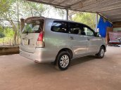 Cần bán Toyota Innova sản xuất năm 2010, giá mềm