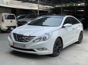 Cần bán gấp Hyundai Sonata năm 2010, màu trắng