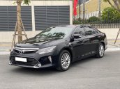 Bán gấp với giá ưu đãi chiếc Toyota Camry 2.5Q Sx 2018