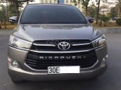 Cần bán gấp Toyota Innova 2.0E năm 2016, màu xám