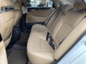 Cần bán gấp Hyundai Sonata năm 2010, màu trắng