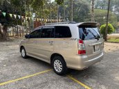 Bán xe Toyota Innova sản xuất năm 2012, giá thấp