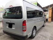 Bán xe Toyota Hiace sản xuất 2018, màu bạc còn mới