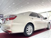 Bán Toyota Camry sản xuất 2016 còn mới