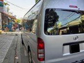 Bán xe Toyota Hiace sản xuất 2018, màu bạc còn mới