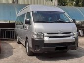 Bán xe Toyota Hiace sản xuất 2018, màu bạc còn mới