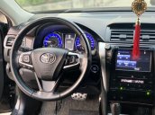 Cần bán gấp Toyota Camry năm 2017 còn mới