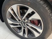 Cần bán gấp Kia Rondo năm sản xuất 2017, xe còn mới