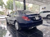 Xe Mercedes C250 Exclusive sản xuất năm 2016, màu xanh lam 