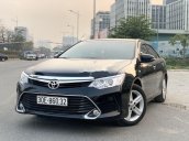 Cần bán gấp Toyota Camry năm 2017 còn mới