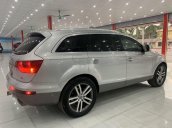 Xe Audi Q7 năm sản xuất 2006, màu bạc, nhập khẩu 