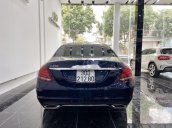 Xe Mercedes C250 Exclusive sản xuất năm 2016, màu xanh lam 