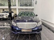 Xe Mercedes C250 Exclusive sản xuất năm 2016, màu xanh lam 