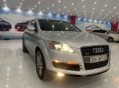 Xe Audi Q7 năm sản xuất 2006, màu bạc, nhập khẩu 