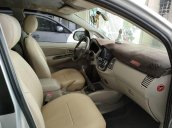 Bán xe Toyota Innova sản xuất năm 2016 còn mới, giá 478tr