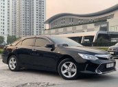 Cần bán gấp Toyota Camry năm 2017 còn mới