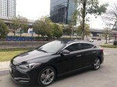 Bán Hyundai Elantra đời 2018, màu đen