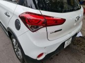 Xe Hyundai i20 Active sản xuất 2016, màu trắng, xe nhập