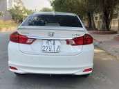 Cần bán gấp Honda City năm 2016, màu trắng 