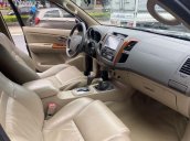 Cần bán Toyota Fortuner năm sản xuất 2010 còn mới, giá tốt