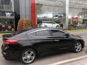 Bán Hyundai Elantra đời 2018, màu đen