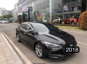 Bán Hyundai Elantra đời 2018, màu đen