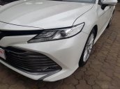 Toyota Camry 2.5Q trắng tinh khôi. Xe tư nhân 1 chủ từ đầu, sx 2020, đk t3/2020, chạy chuẩn 4200km