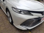 Toyota Camry 2.5Q trắng tinh khôi. Xe tư nhân 1 chủ từ đầu, sx 2020, đk t3/2020, chạy chuẩn 4200km