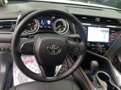 Toyota Camry 2.5Q trắng tinh khôi. Xe tư nhân 1 chủ từ đầu, sx 2020, đk t3/2020, chạy chuẩn 4200km