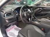 Toyota Camry 2.5Q trắng tinh khôi. Xe tư nhân 1 chủ từ đầu, sx 2020, đk t3/2020, chạy chuẩn 4200km