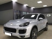 Bán Porsche Cayenne sản xuất 2016, màu bạc