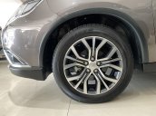 Bán xe Mitsubishi Outlander 2.0 Premium màu nâu, xe sang, lướt 23.000km