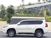 Cần bán gấp Toyota Prado năm sản xuất 2018, màu trắng, nhập khẩu