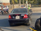 Xe Mercedes C200 sản xuất năm 2005, màu đen, xe nhập