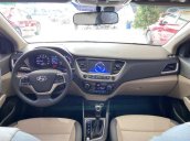 Cần bán xe Hyundai Accent 1.4AT sản xuất năm 2019, màu vàng