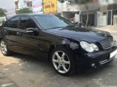 Xe Mercedes C200 sản xuất năm 2005, màu đen, xe nhập