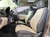 Cần bán xe Hyundai Accent 1.4AT sản xuất năm 2019, màu vàng