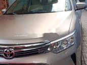 Bán ô tô Toyota Camry năm 2015 còn mới