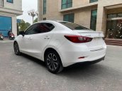 Bán Mazda 2 đời 2017, màu trắng, giá cạnh tranh