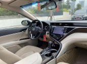 Cần bán xe Toyota Camry 2.5Q SX 2019