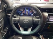 Bán xe Toyota Fortuner màu đen, máy dầu, siêu đẹp, trả góp chỉ 346 triệu