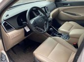 Cần bán Hyundai Tucson sản xuất 2018, màu trắng, giá 835tr