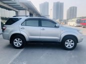 Toyota Fortuner V 2.7 4x4 2 cầu model 2012 màu bạc