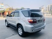 Toyota Fortuner V 2.7 4x4 2 cầu model 2012 màu bạc