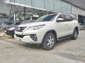 Bán ô tô Toyota Fortuner 2.4G 4x2 MT năm 2017, màu trắng, nhập khẩu nguyên chiếc