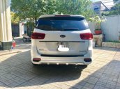 Cần bán gấp Kia Sedona năm sản xuất 2019, màu trắng