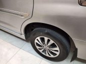 Cần bán gấp Toyota Innova sản xuất 2016, màu bạc 